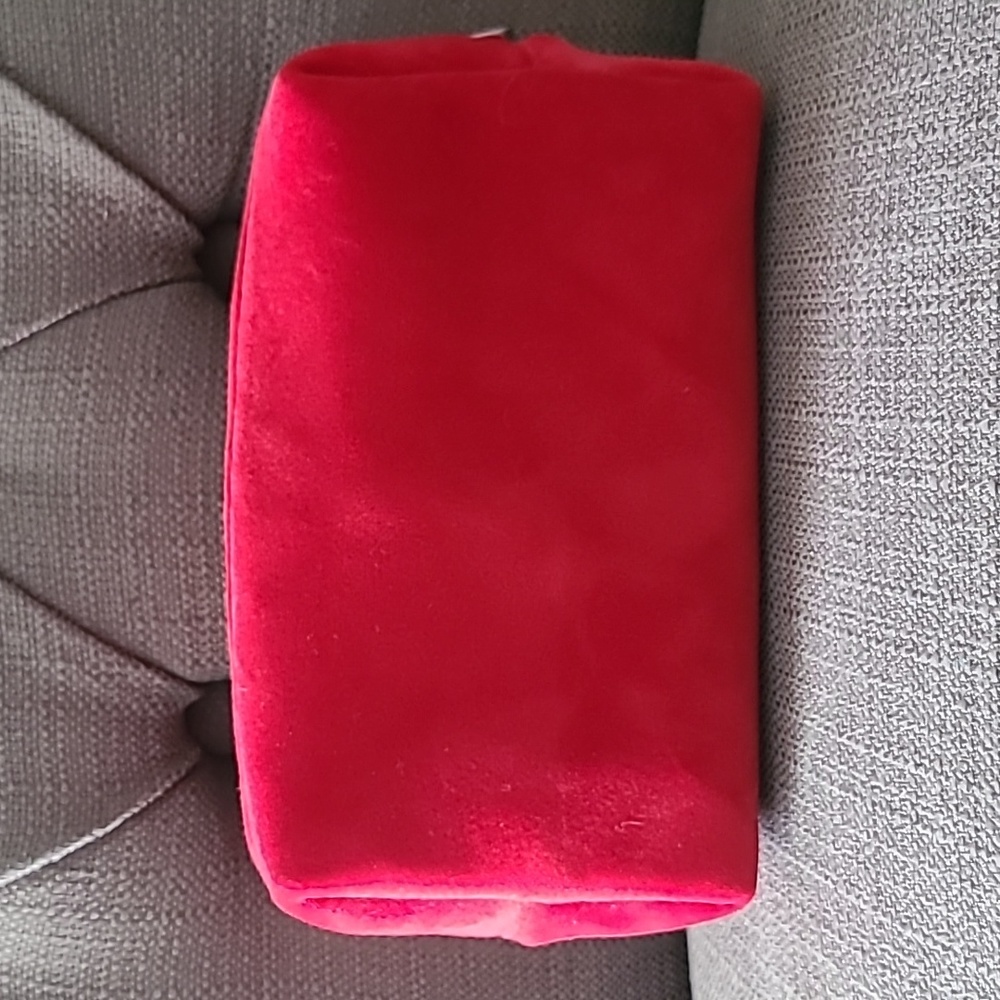 DIOR Beauty - Trousse Pouch in red velvet - Picture 4 of 9